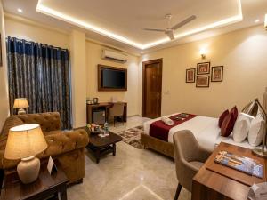 Hotel Kaushambhi Grand 2 Min Walk From Kaushambhi Metro Station