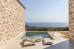 Eks Mani Peninsula Retreat