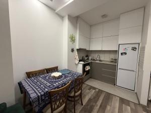 Modern 2BR and Living Room in Central Tbilisi