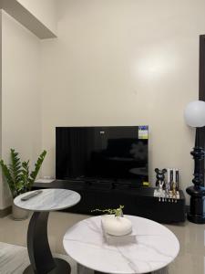 Spacious Modern 1BR with Pool View near Okada, MOA & NAIA