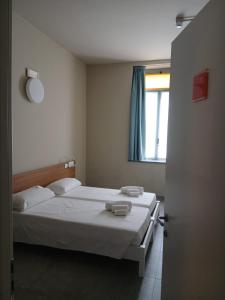 Carro Hostel - Monza Centro - Dormire bene Fare bene Scegli Bene!