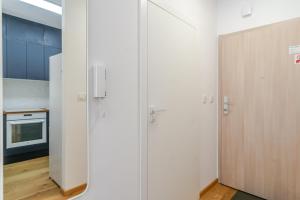 Ceglana Oasis Apartment by BookingHost