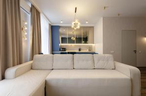 10-142 Zhemchuzhina 38, Zhylianska 68, Kyiv centre, fantastic city view, 15 kW backup power, Petrovdom Apartment