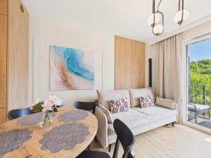 Scarpa Apartment with Balcony & Parking by Solarento
