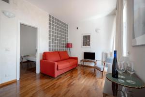 GuestHost - Bright Balcony Flat in Central Bari