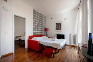 GuestHost - Bright Balcony Flat in Central Bari