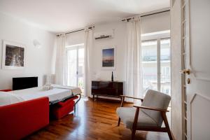 GuestHost - Bright Balcony Flat in Central Bari