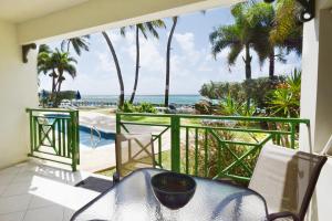Casual Beachfront 1-Bed with Pool