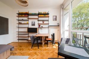 Nowa Praga Classic Studio by BookingHost