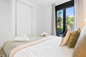 Modern 3 bed Apartment in Puerto Banus, Marbella
