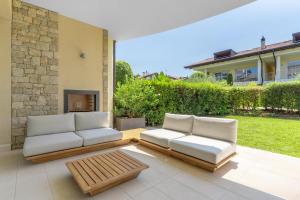Villetta con 2 Piscine, giardino, parking Sirmione