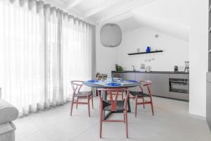 Villetta con 2 Piscine, giardino, parking Sirmione