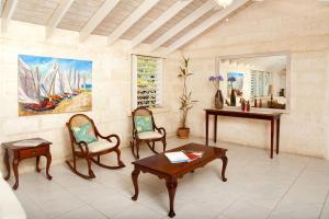 Tropical Oasis with Pool Near Beach - Todmorden
