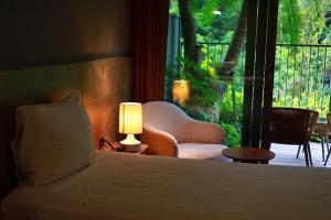 SeaView-Mountainview Apartment with Super-King-bed and Bathtube in Flamingo CatBa Beach Resort