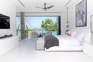 Luxury Modern Beachfront Villa - Onyx