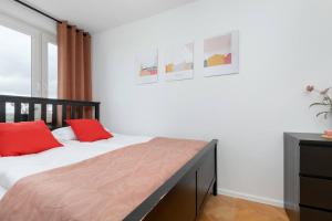 Unique 2 Bedroom Apartment in Gdańsk by Noclegi Renters