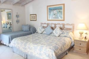 Poolside condo on beautiful beach - Glitter Bay 412