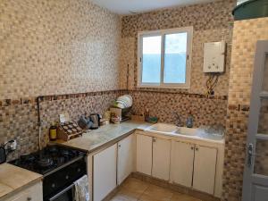 Spacious 2-Bed Apartment Megrine Chaker, Fast 5G Wi-Fi