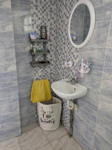 Spacious 2-Bed Apartment Megrine Chaker, Fast 5G Wi-Fi