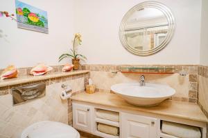 Beachfront Retreat with Pool: Schooner Bay 112