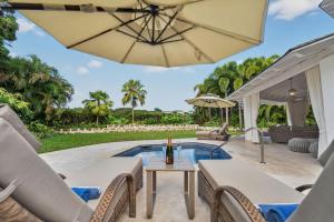 Villa with Pool and Golf Views - Villa Grove