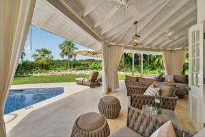 Villa with Pool and Golf Views - Villa Grove