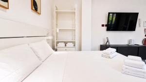 Elegantis Trastevere Suite with Terrace - Comfort in Most Charming District