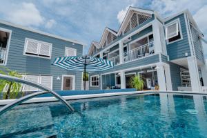Beachfront Villa with Plunge Pool - Sea Breeze Beach Villa