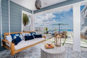 Beachfront Villa with Plunge Pool - Sea Breeze Beach Villa