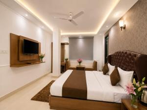 Hotel The Sky Nest Suites Near Delhi IGI Airport