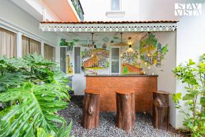 StayVista at Villa Luxo with Pool & BBQ