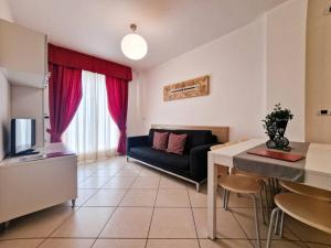 Flat with a spacious sunny terrace - Beahost