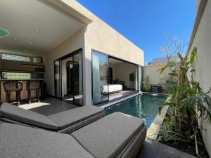 Aruni Bali Jimbaran Boutique Villa