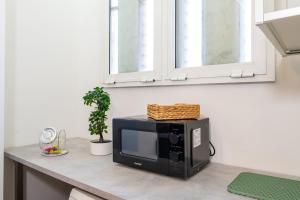 Modern Apartment with Balcony in Milan for 4