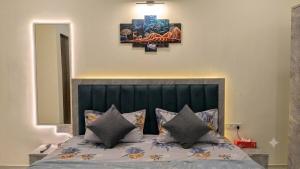 Amber Studio I couples aesthetic oasis