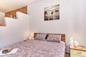 Cozy Apartment Silva near center with jacuzzi and parking