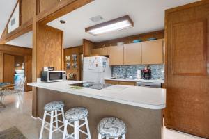 Eagle View Bayside Privacy with Floating Dock