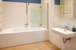 Spacious Apartment for 4 near Ringstrasse & Metro U2