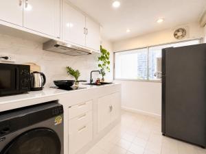 Brand New Stylish 1BR Walk to BTS Perfect 2