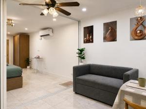 Brand New Stylish 1BR Walk to BTS Perfect 2