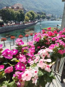 un balcone sul lago