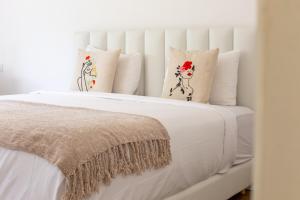 The Bright Nest - Majorelle
