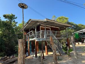 Jungle Hideaway with 4K Office and AC