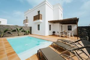Villa Jardin by CasasBlancas