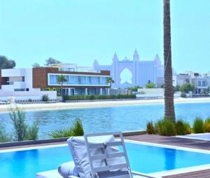 Signature Luxury Palm Villa-Private Pool&Elevator