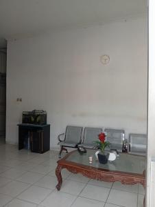 Hotel O near Jakarta International Velodrome formerly Wisma Lamida