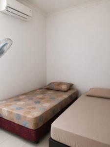 Hotel O near Jakarta International Velodrome formerly Wisma Lamida
