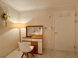 Mingle Stay - 3 Bedroom Home near Gocheok Sky Dome & Oryu Station
