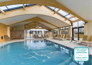 Chalet avec piscine pour 4 adultes-2 enfants