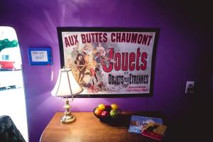 Friends-Inspired Vacation Getaway for Two near Fayetteville, Arkansas
